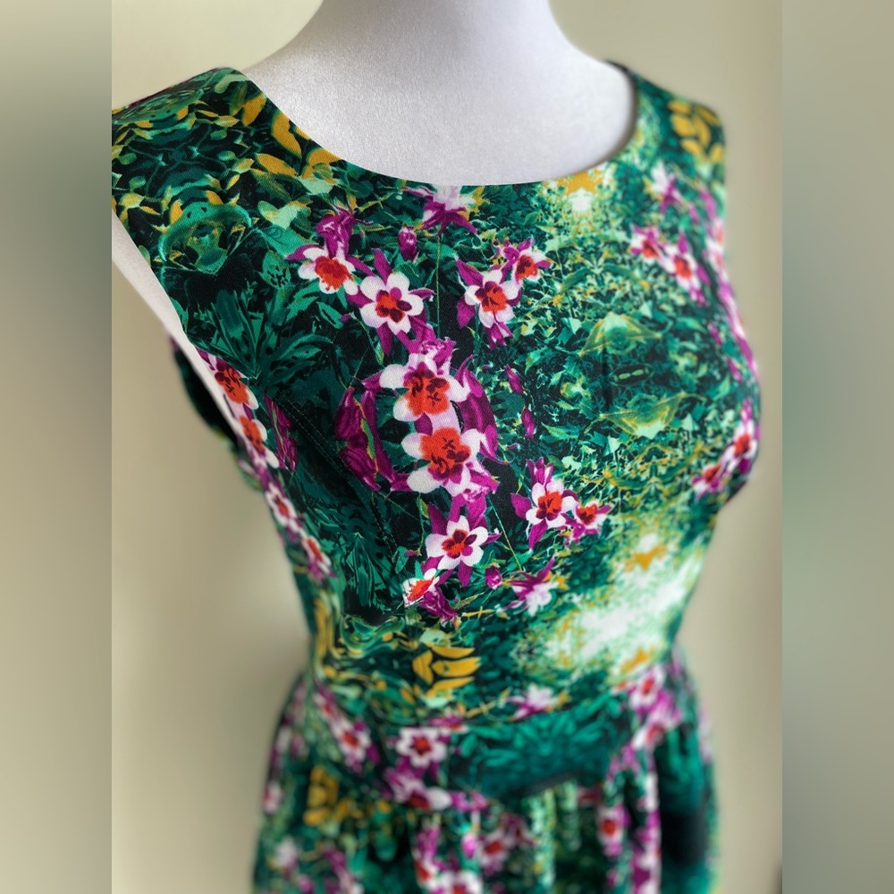 CYNTHIA ROWLEY SLEEVELESS FLORAL PRINT FIT N FLARE DRESS, GREEN, SZ 6 - Picture 4 of 12
